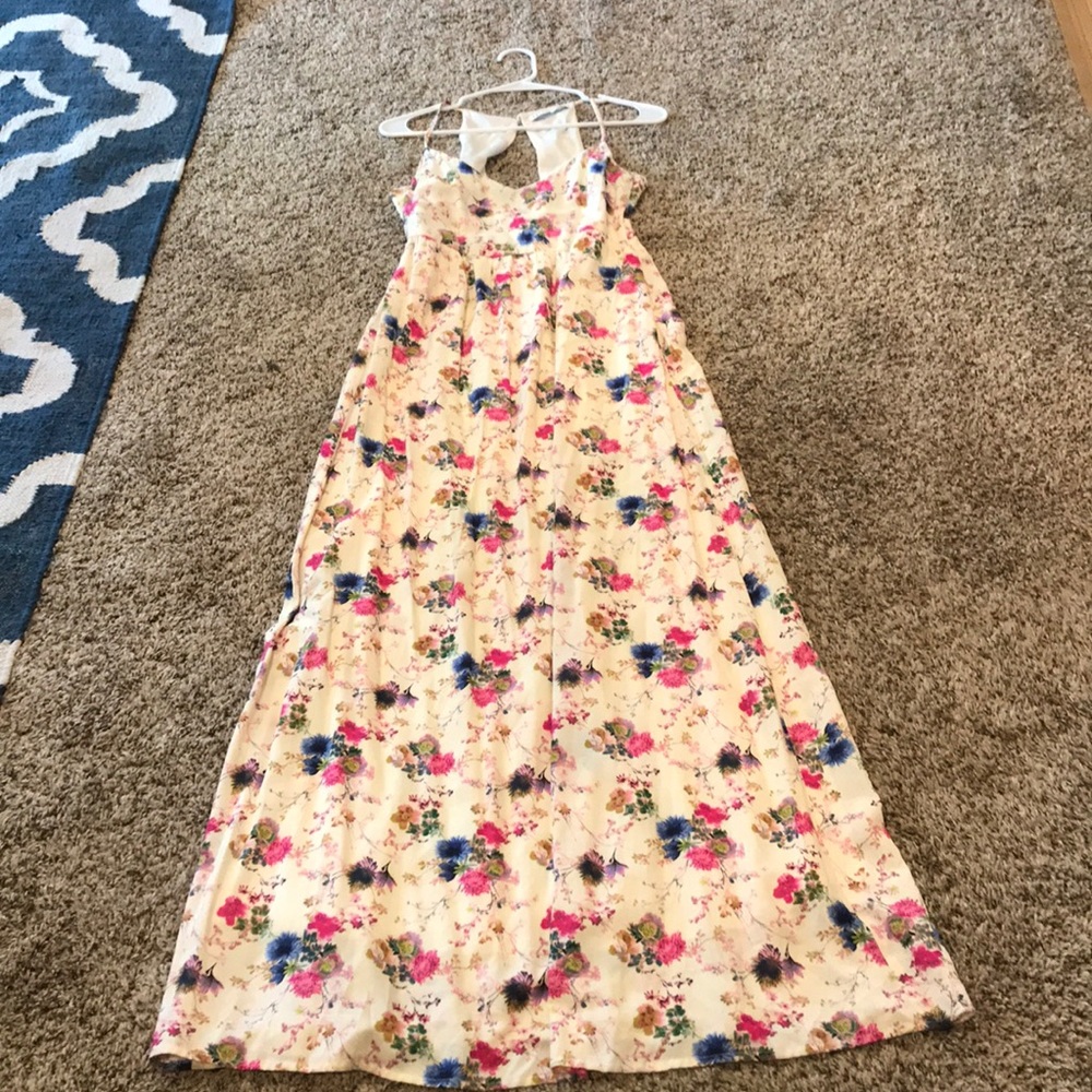 Dress - Picture 2 of 3